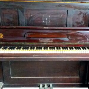 Piano Ernst Korner & Co (vertical).