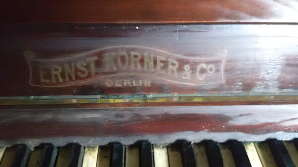 Piano Ernst Korner & Co (vertical). - Imagen 3