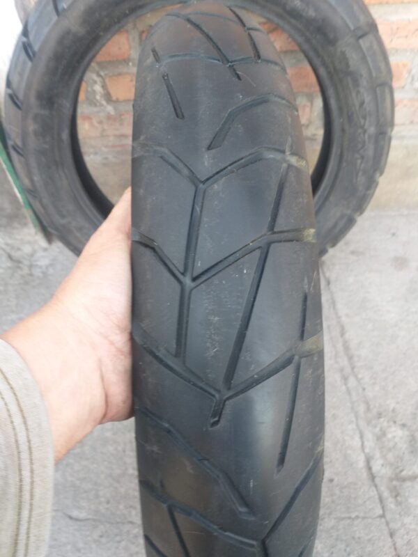 Cubierta Pirelli Scorpion trail Radial s/cámara 110/80 R19
